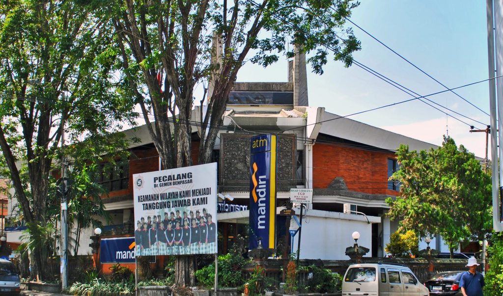 atm mandiri dps cb udayana