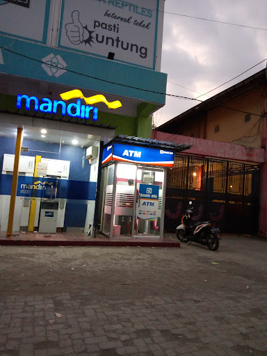 ATM Center Diva (BNI dan BCA)