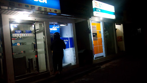 ATM BCA BNI Mandiri Maybank